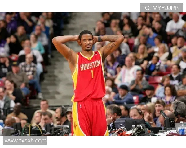 奥拉朱旺与姚明的传奇对决与共同传承的篮球故事 奥拉朱旺与姚明的传奇对决与共同传承的篮球故事