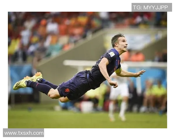 七十二位足球明星的传奇故事与辉煌瞬间全景回顾 七十二位足球明星的传奇故事与辉煌瞬间全景回顾