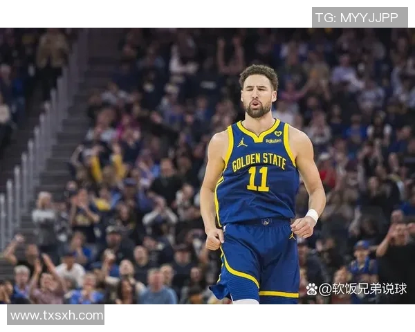 克莱的足球魅力吸引众多明星球员倾心追随与热爱