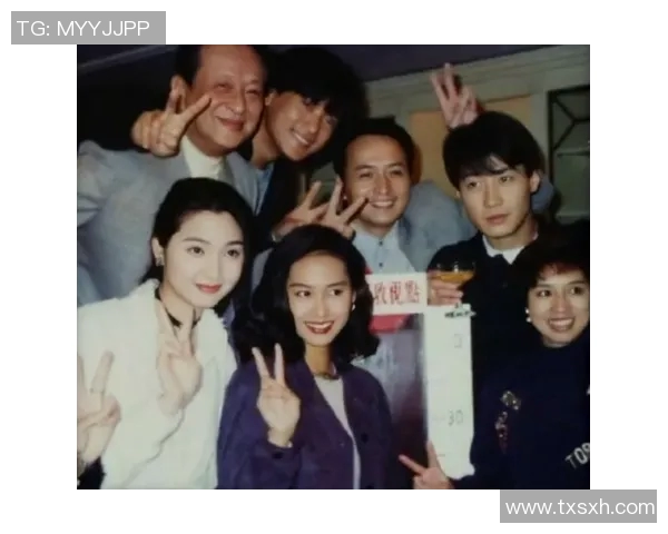 吴奇隆与足球明星同框合影展现运动魅力与友谊的精彩瞬间 吴奇隆与足球明星同框合影展现运动魅力与友谊的精彩瞬间