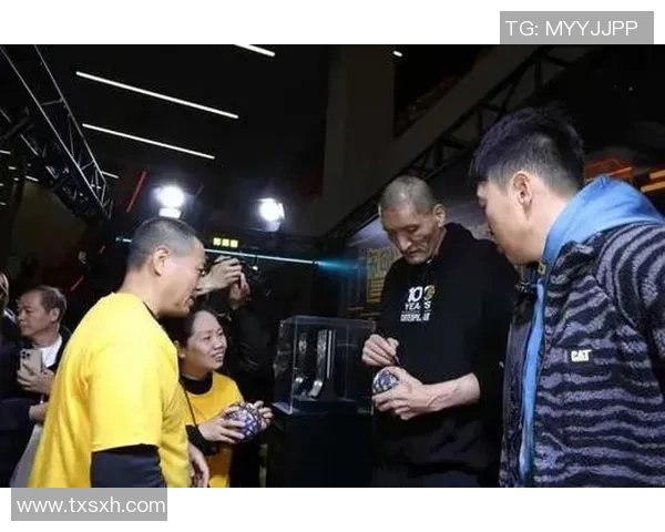 篮球明星亲自推销篮球热潮引发粉丝追捧与运动热情再度升温